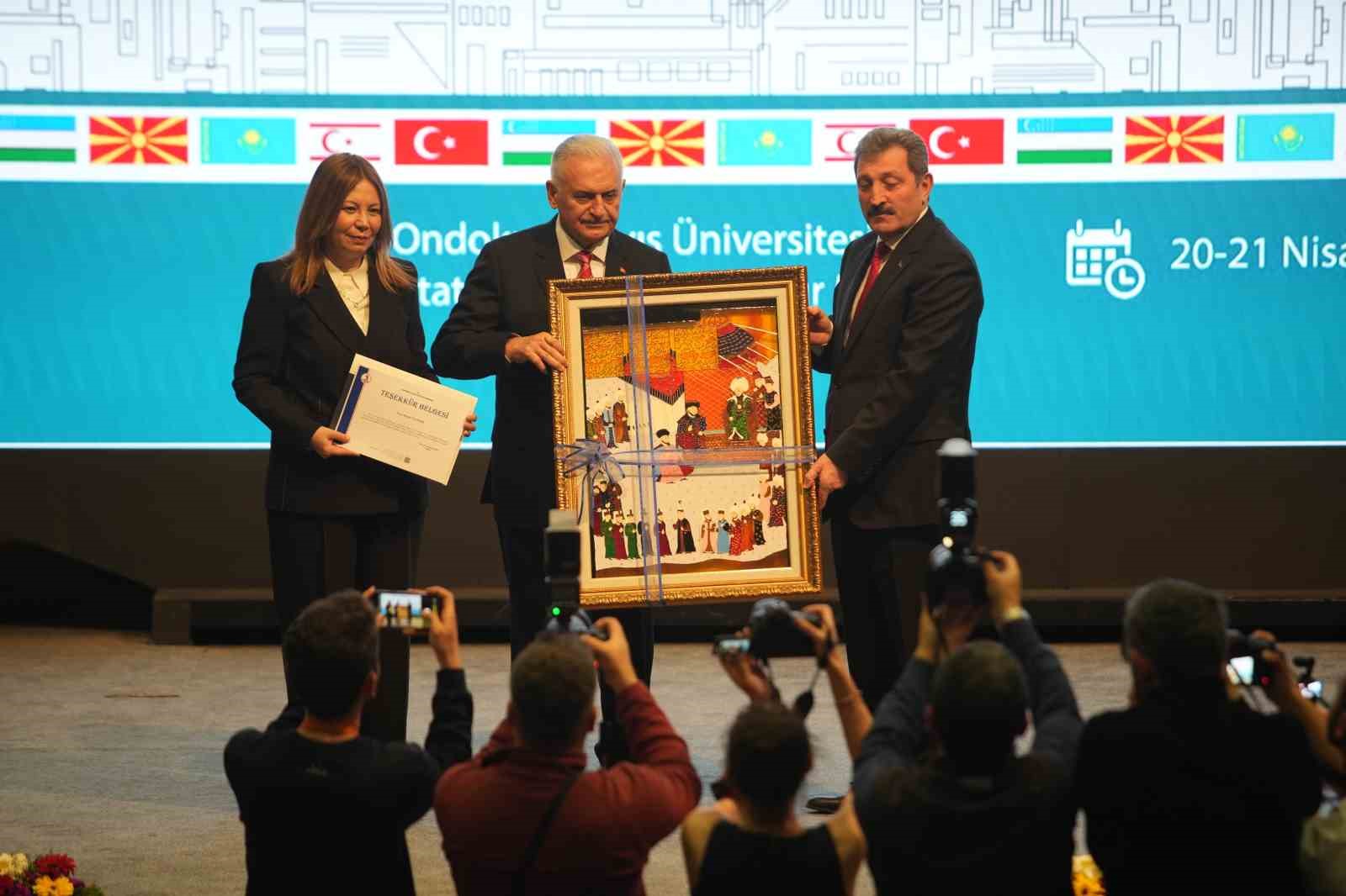 Binali Yıldırım: "Türk devletleri kendi dışındaki ülkelerin refahını yükseltmeye çalışıyor"
