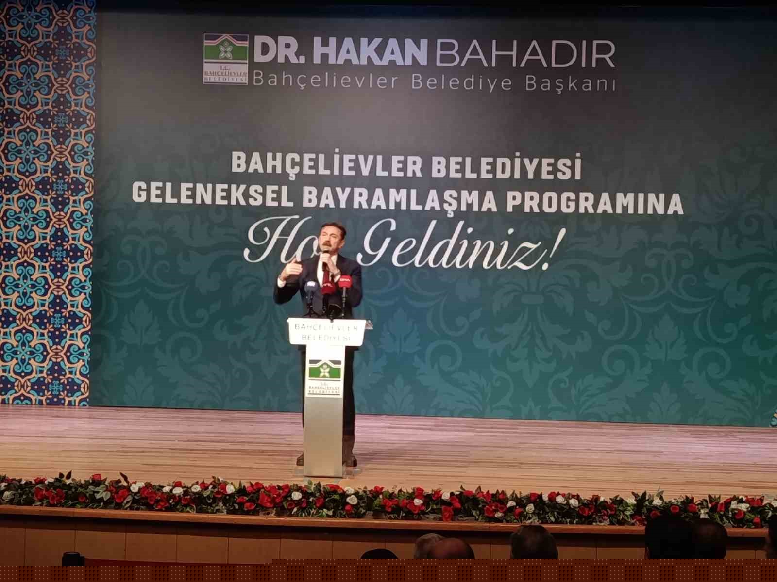 Binali Yıldırım: "Türkiye silah sanayisiyle, ekonomisiyle, her şeyden önce vatan sevgisiyle hercümerç olmuş bir milletin ülkesidir"
