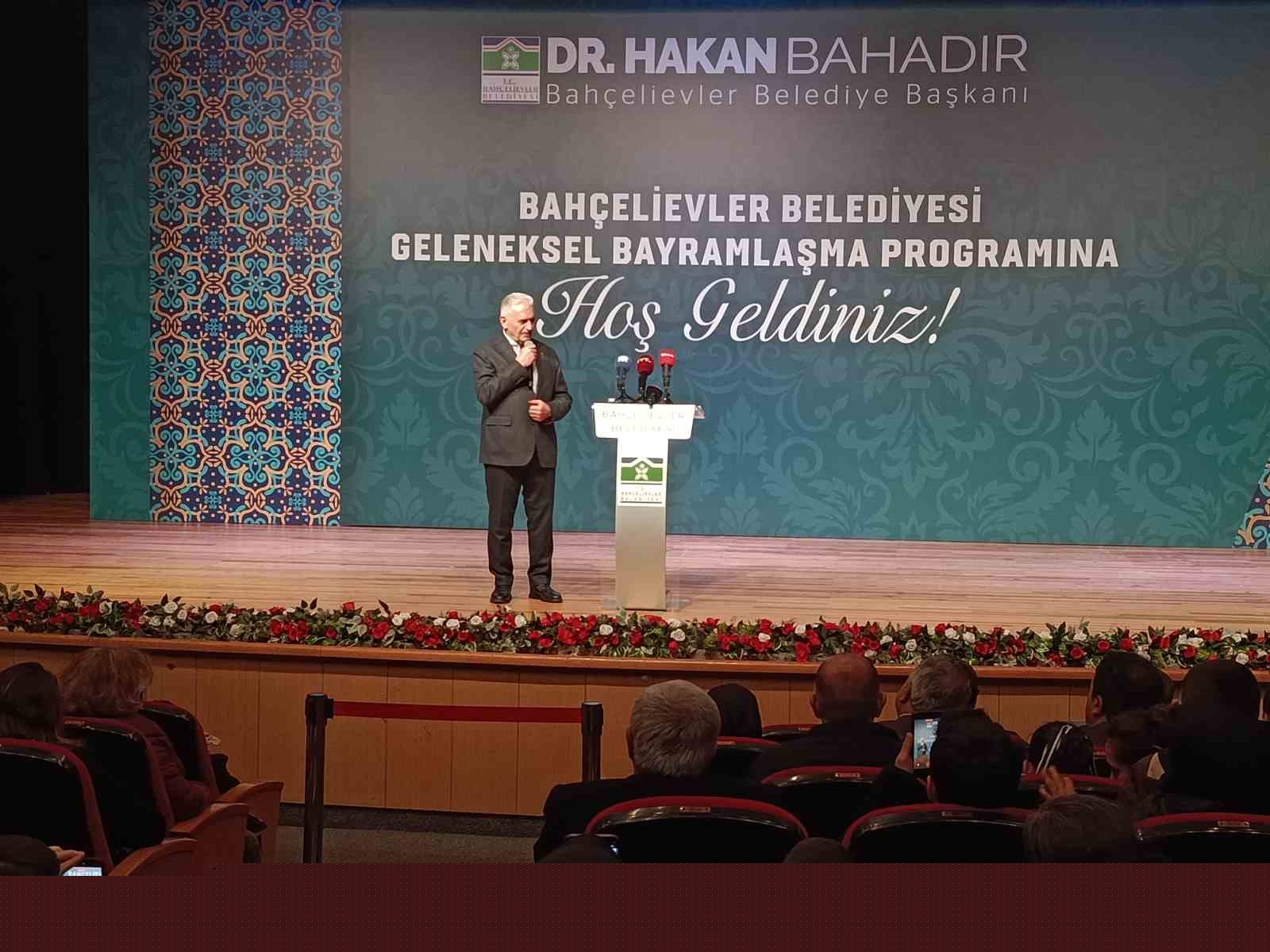 Binali Yıldırım: "Türkiye silah sanayisiyle, ekonomisiyle, her şeyden önce vatan sevgisiyle hercümerç olmuş bir milletin ülkesidir"
