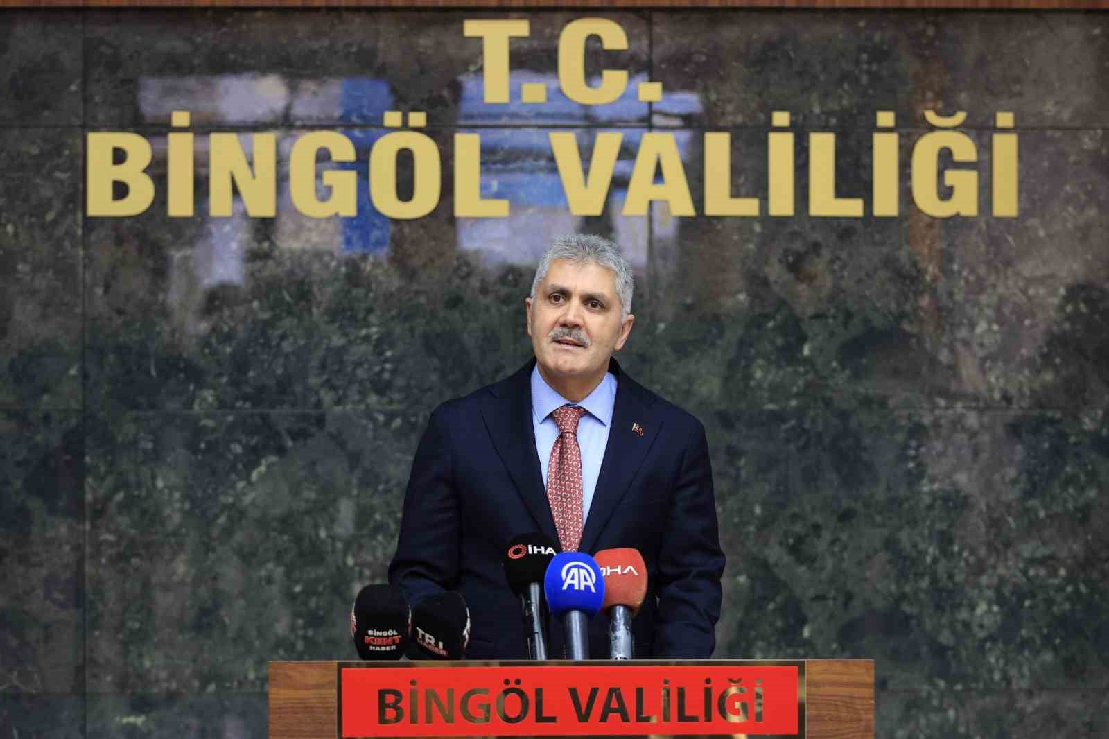 Bingöl Valisi Çelik görevine başladı
