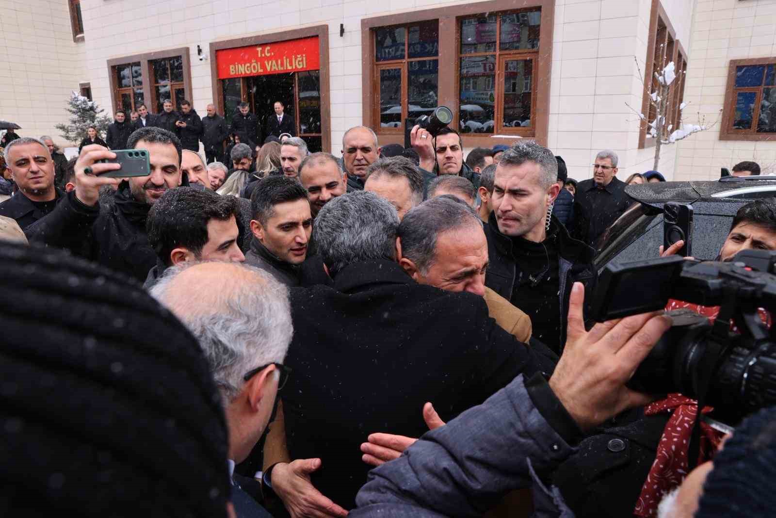 Bingöl Valisi Usta’dan duygusal veda: "Çok güzel bir şehirde valilik yaptım"
