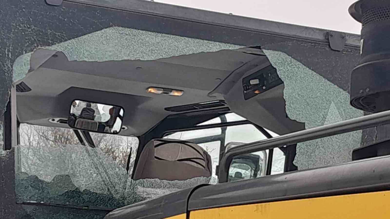 Bingöl’de ahır yolunu açmadılar diye iş makinesine saldırdılar
Bingöl’de ahır yolunu açmadılar diye iş makinesine saldırdılar