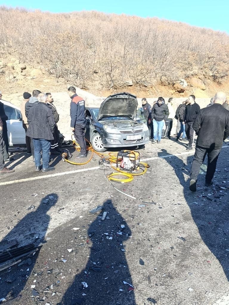 Bingöl’de feci kaza: 2 ölü, 3 yaralı
