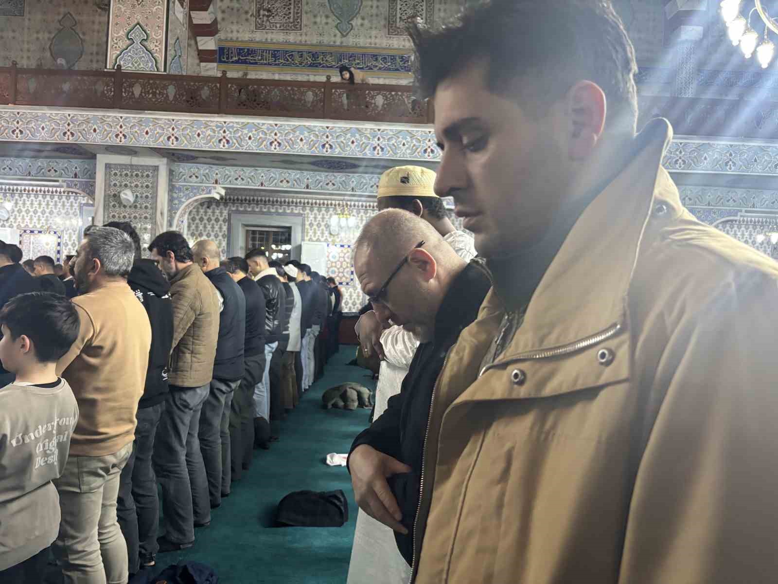 Bingöl’de ilk teravih coşkusu yaşandı
