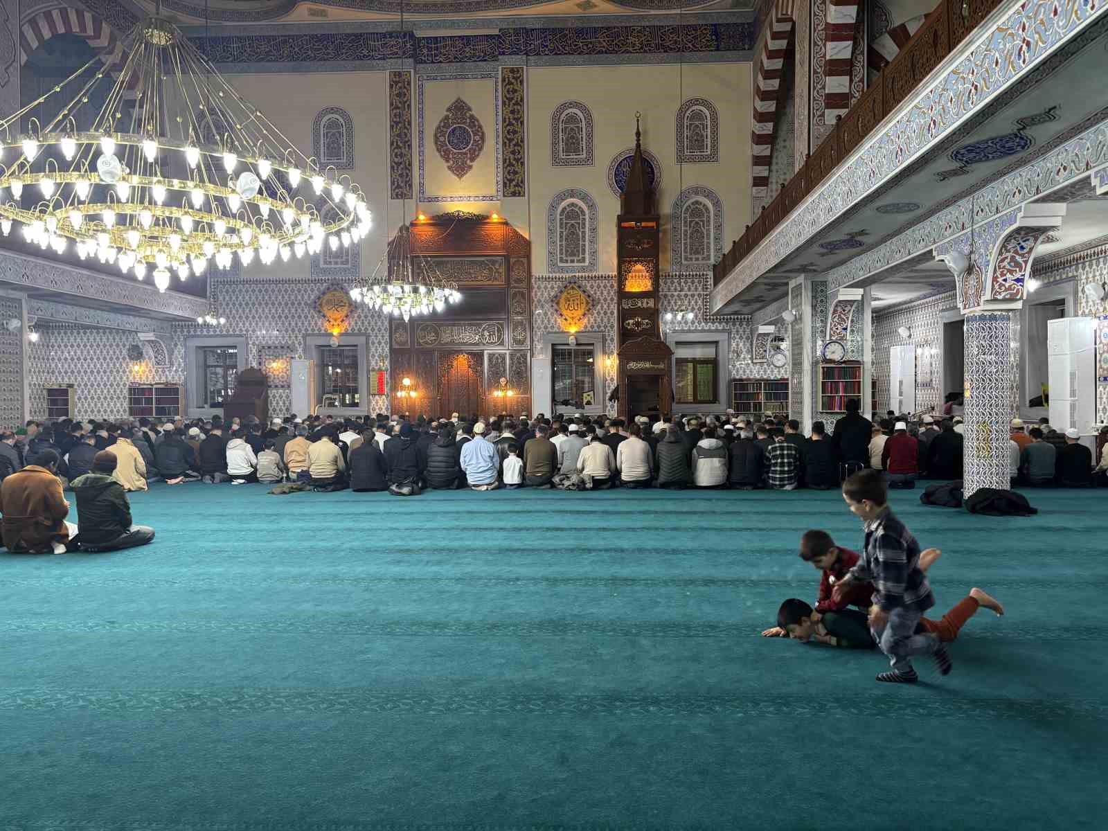 Bingöl’de ilk teravih coşkusu yaşandı
