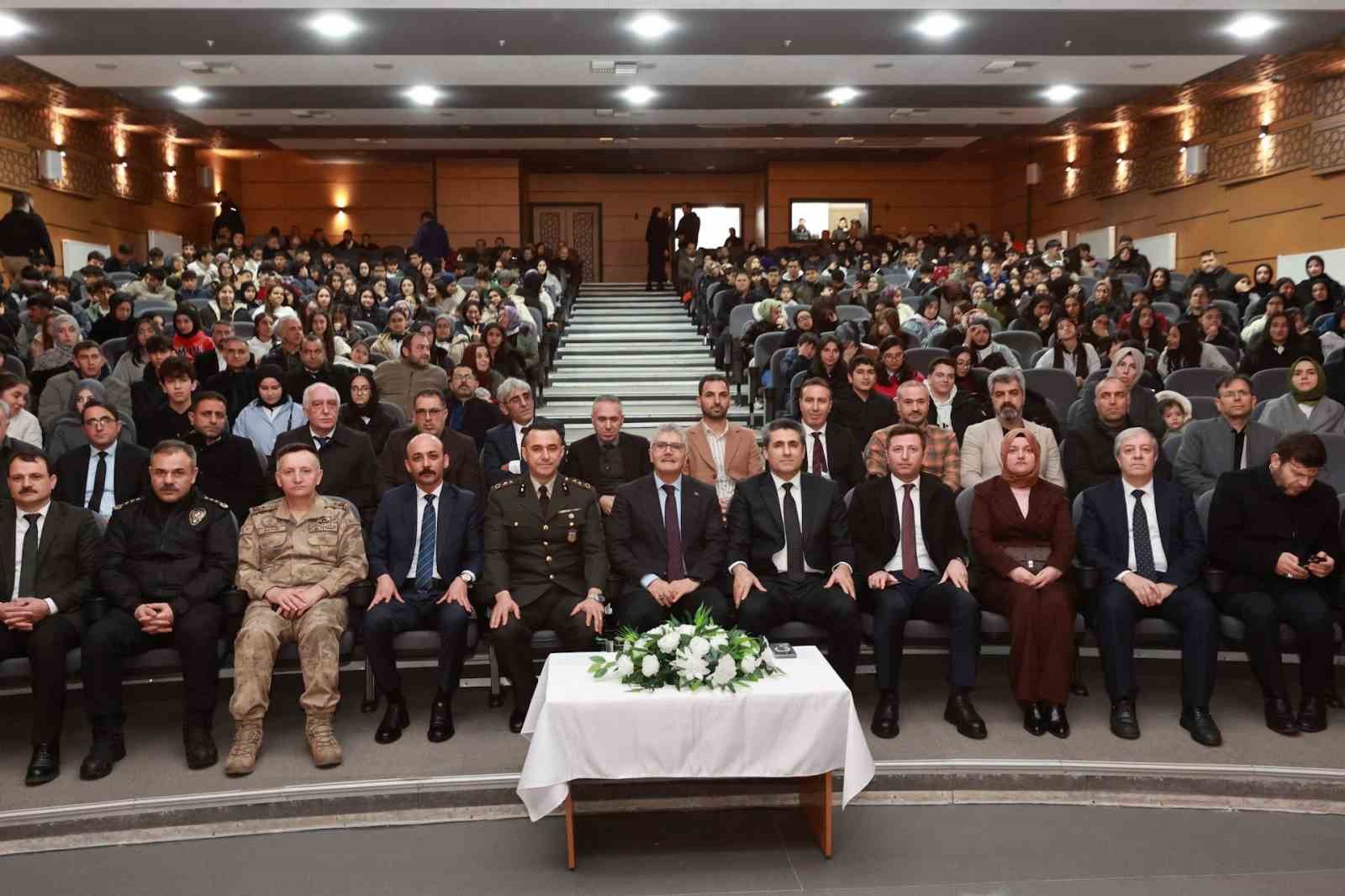 Bingöl’de İstiklal Marşı’nın kabulünün 105. yılı kutlandı
