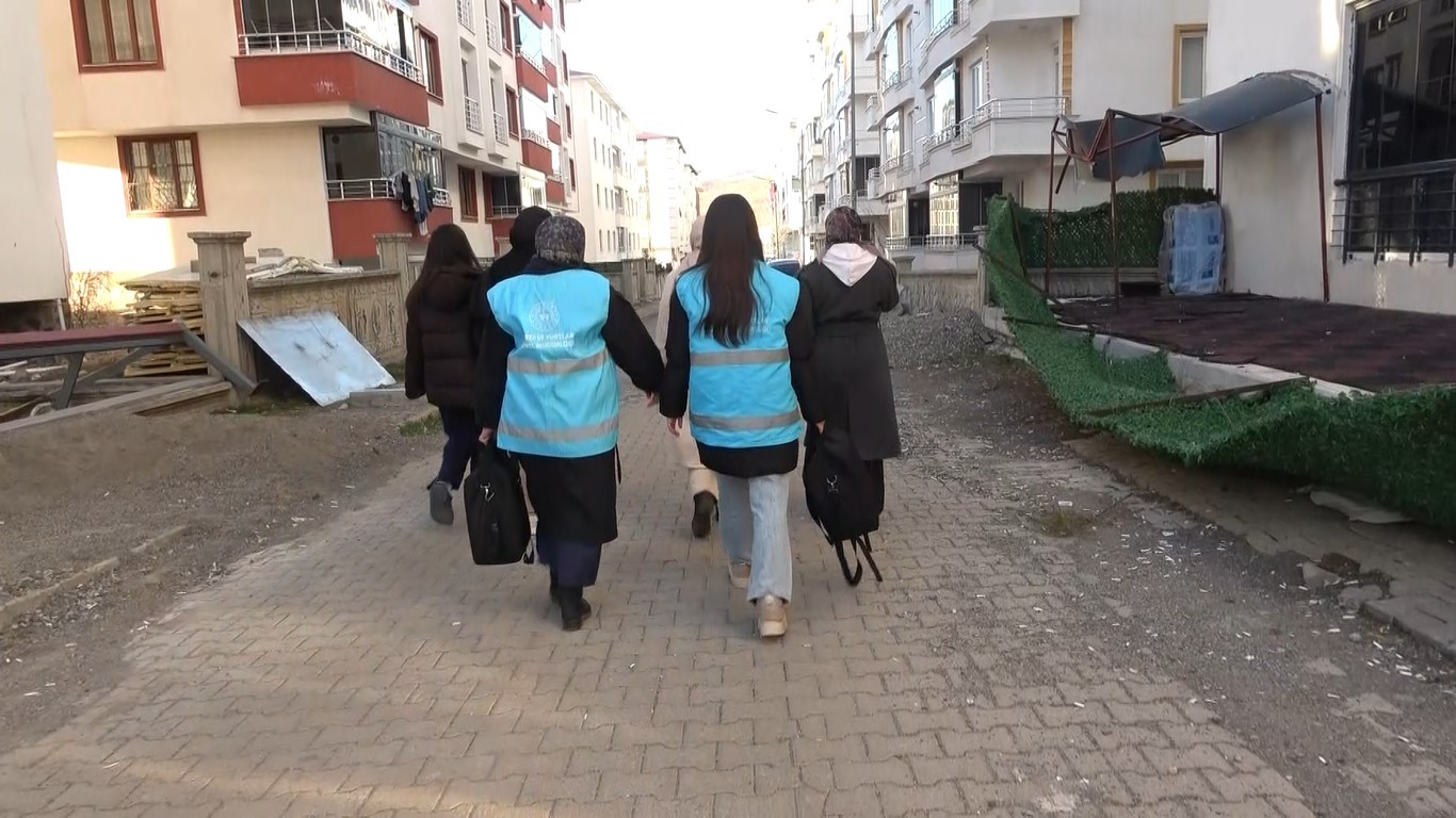 Bingöl’de öğrencilerden "Komşum Projesi" ile Ramazan dayanışması
