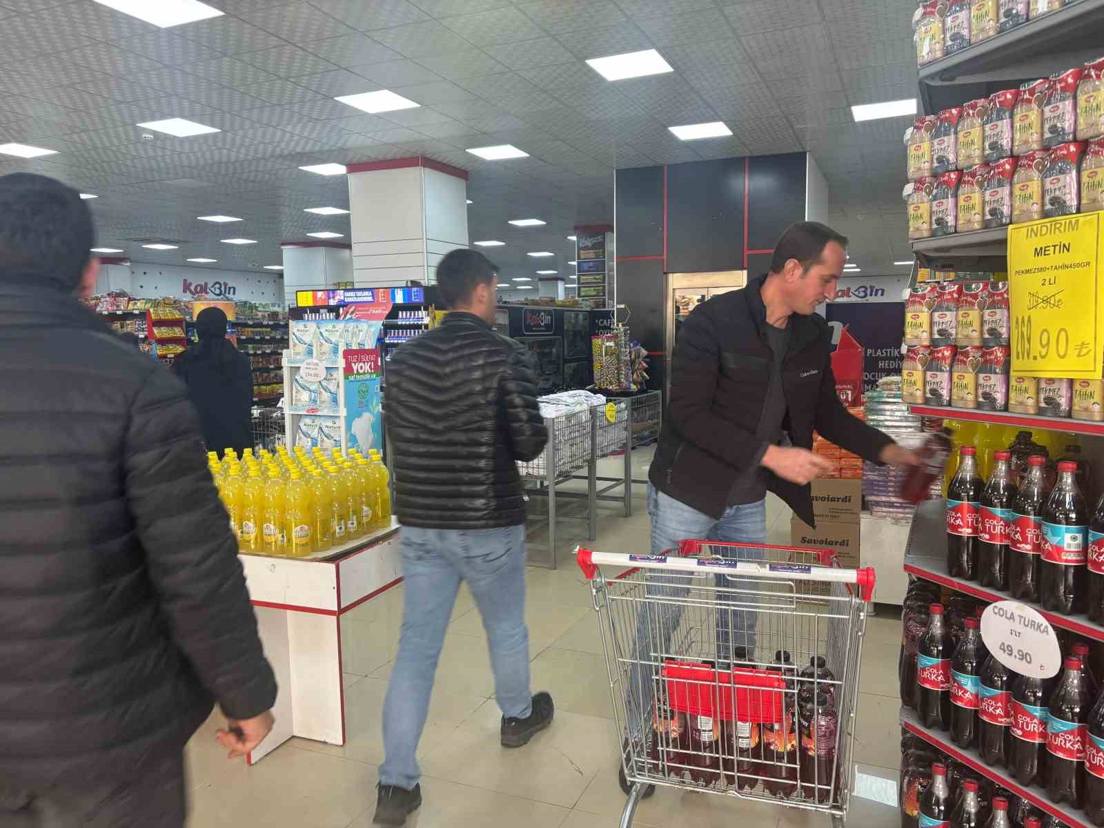 Bingöl’de Ramazan arifesinde alışveriş hareketliliği
