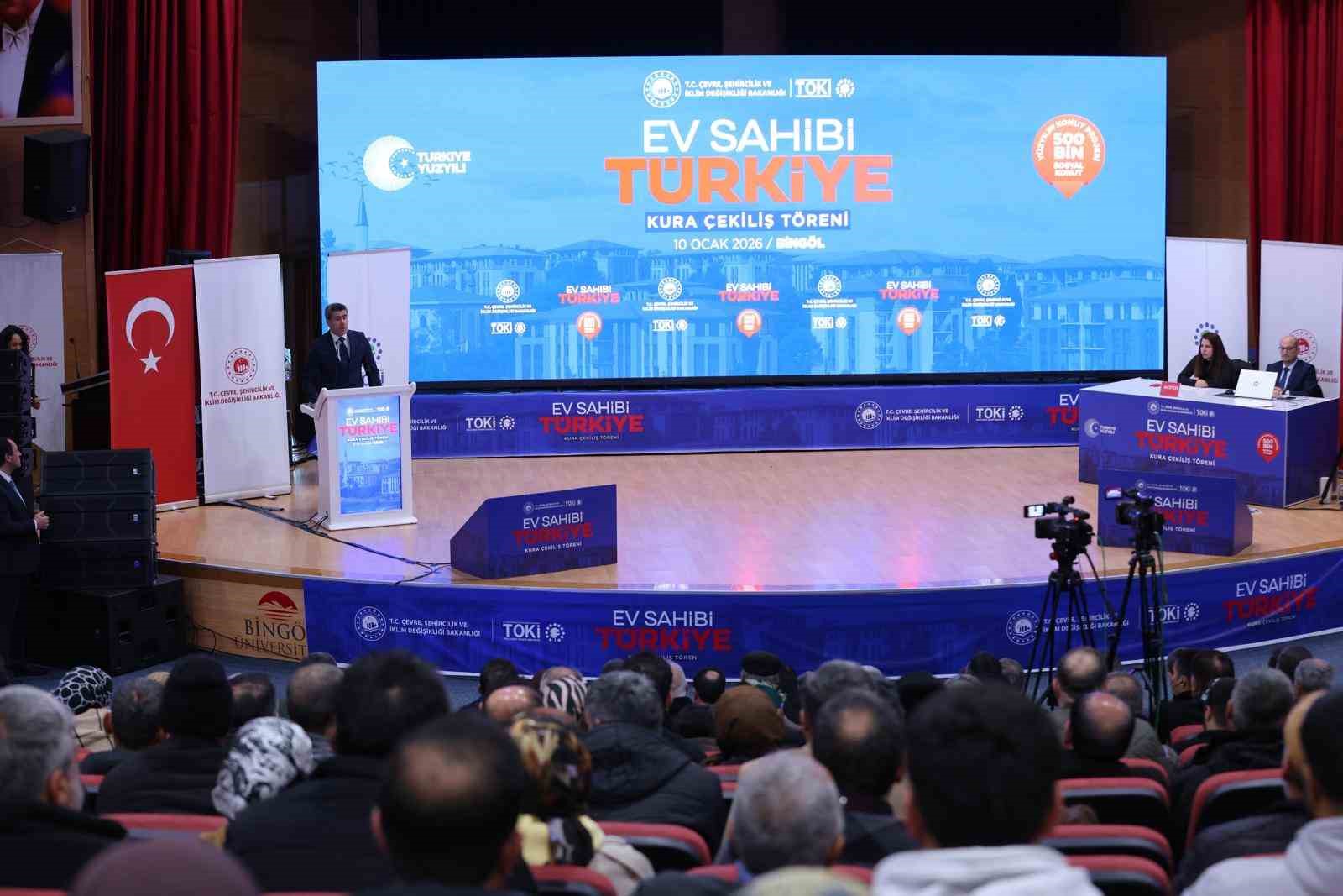 Bingöl’de TOKİ sosyal konutların kurası çekildi
Bingöl’de TOKİ sosyal konutların kurası çekildi