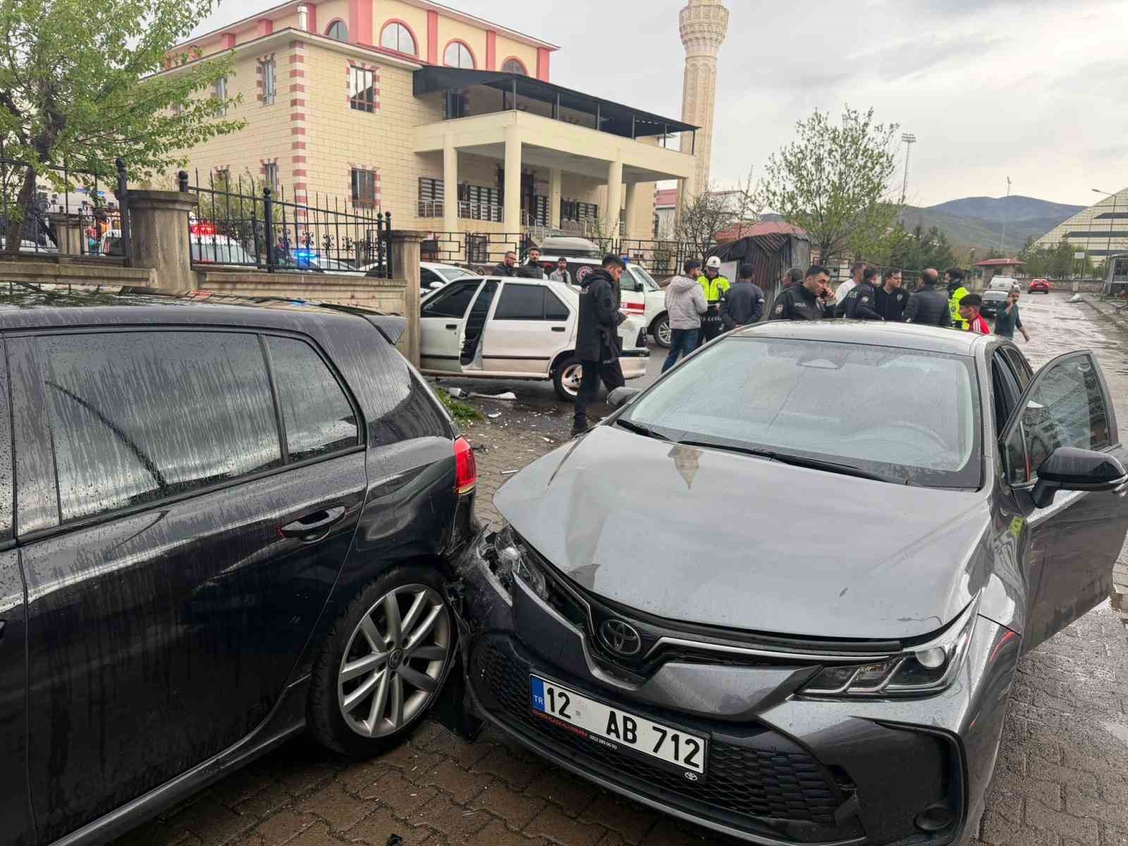 Bingöl’de trafik kazası: 2 yaralı

