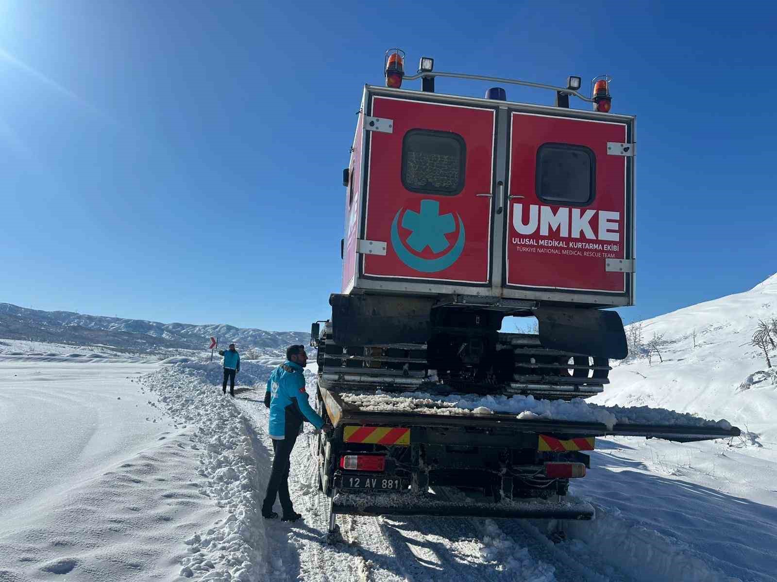 Bingöl’de UMKE ekipleri zorlu kış şartlarında hastaya umut oldu
