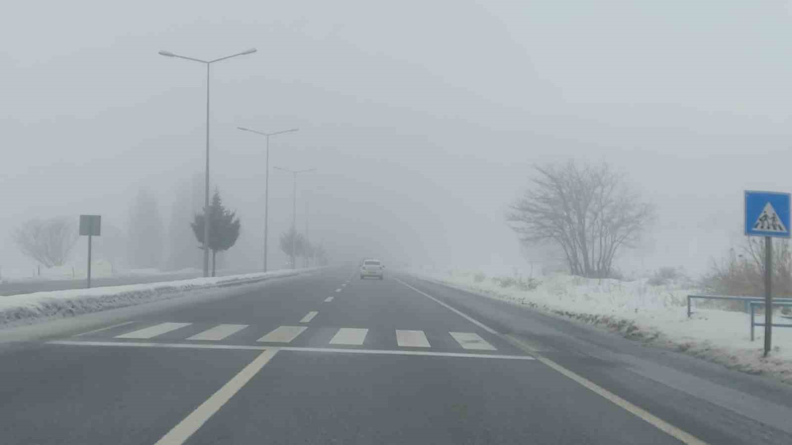 Bingöl’de yoğun sis görüş mesafesini düşürdü: Sürücüler zor anlar yaşadı
