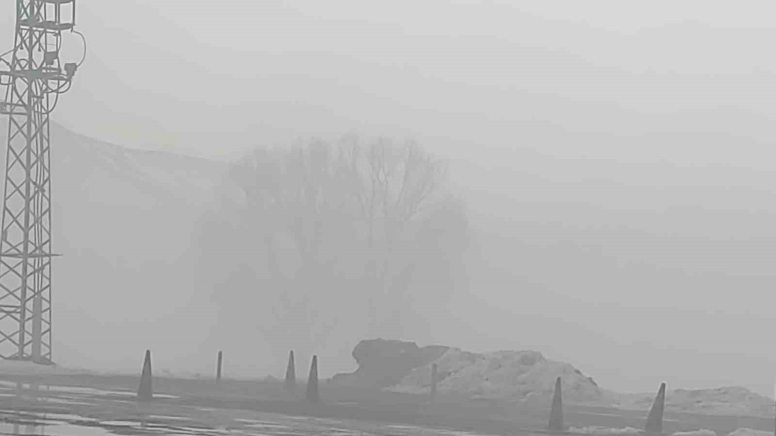 Bingöl’de yoğun sis görüş mesafesini düşürdü
