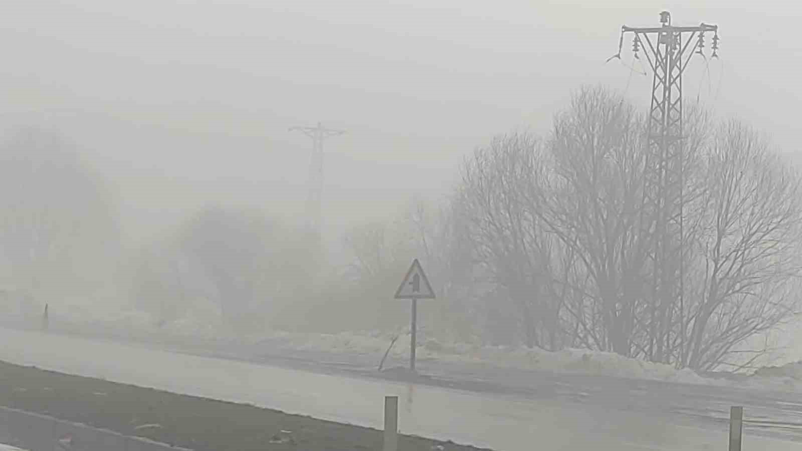 Bingöl’de yoğun sis görüş mesafesini düşürdü
