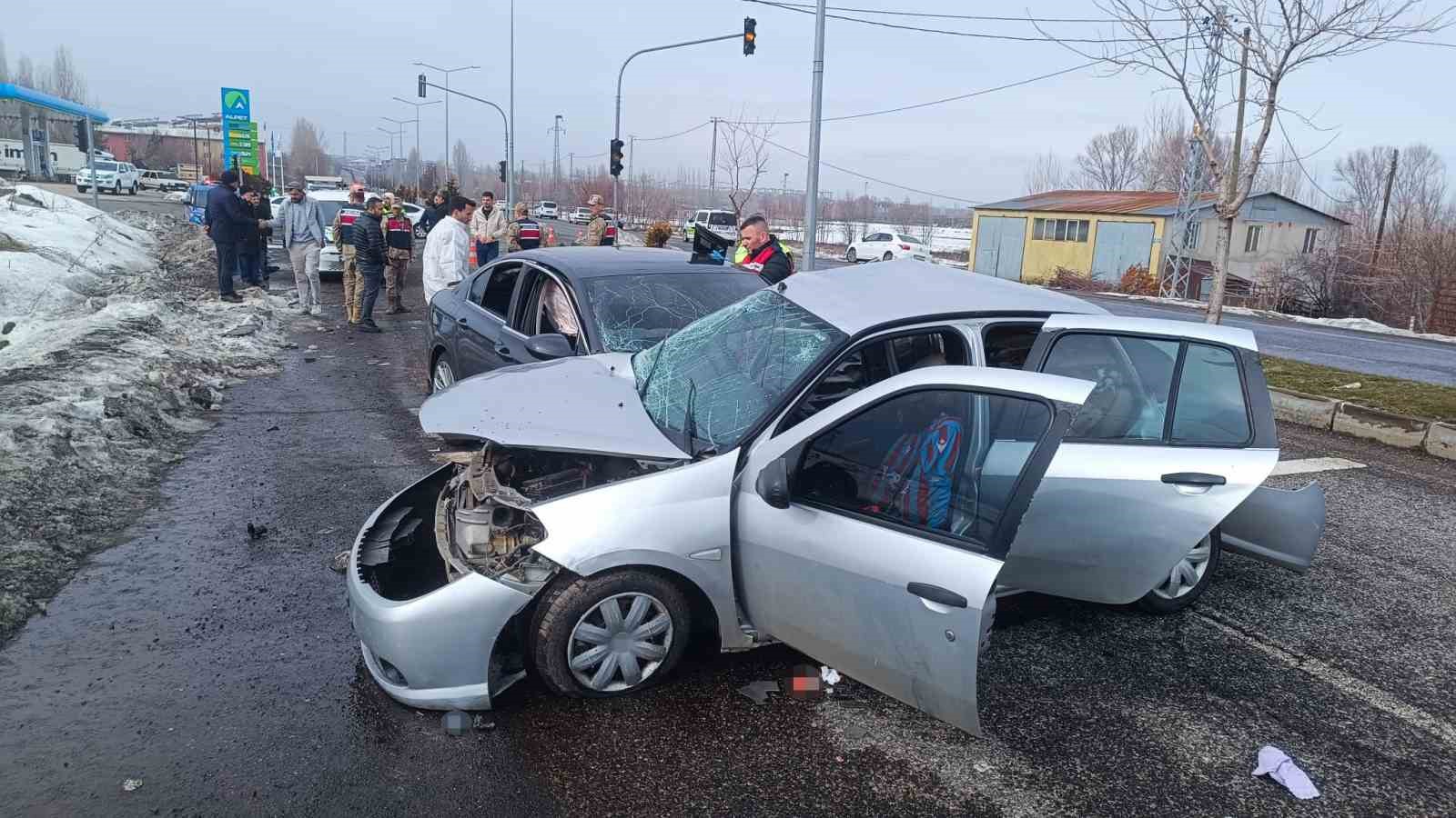Bingöl’deki kazada bilanço ağırlaşıyor: Babadan sonra oğlu da hayatını kaybetti
