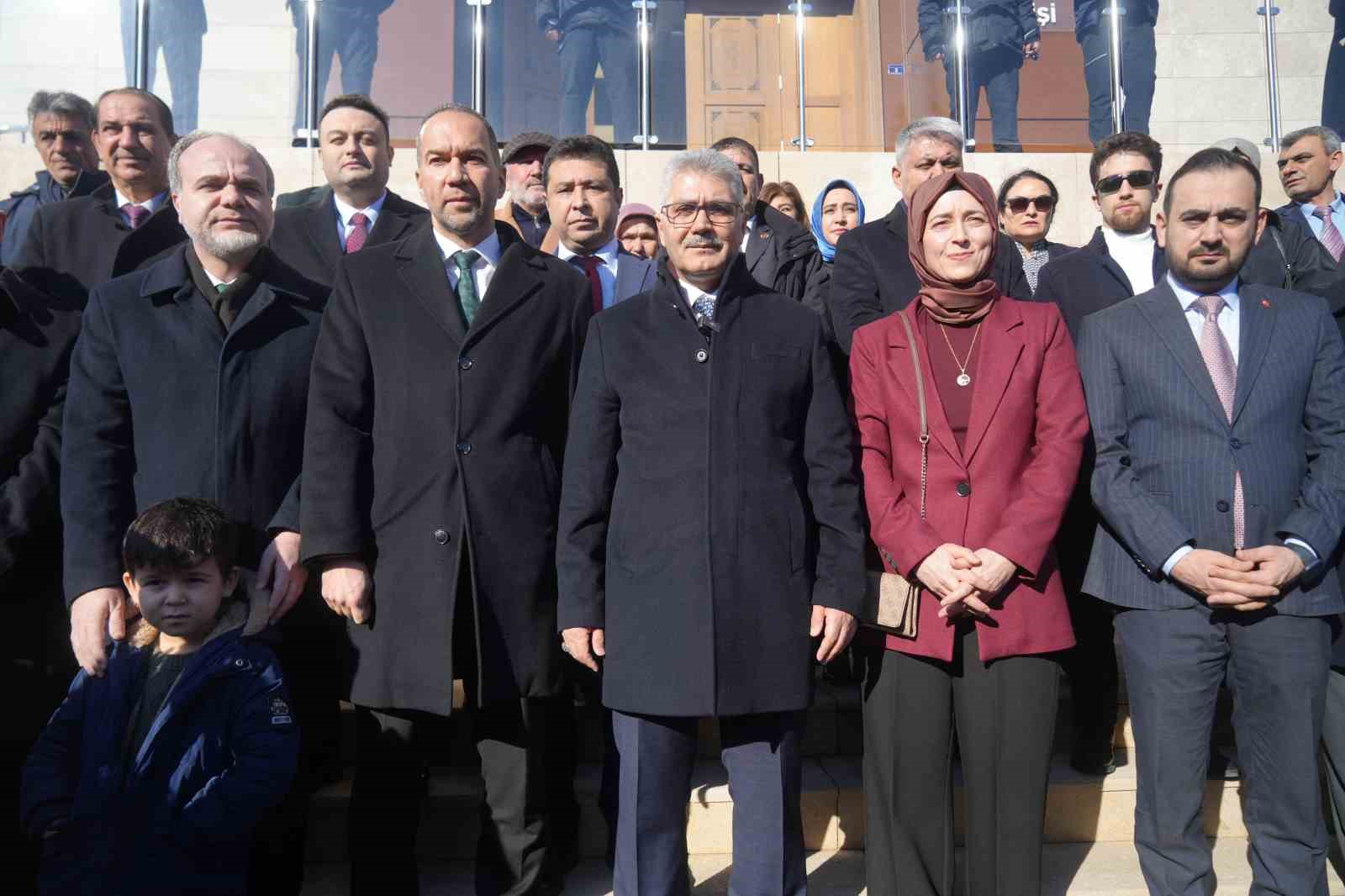 Bingöl’e atanan Vali Cahit Çelik’e duygusal veda
