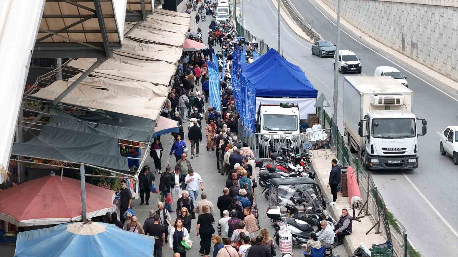 Binlerce fide Kuşadası ve İncirliova’da vatandaşlarla buluştu
