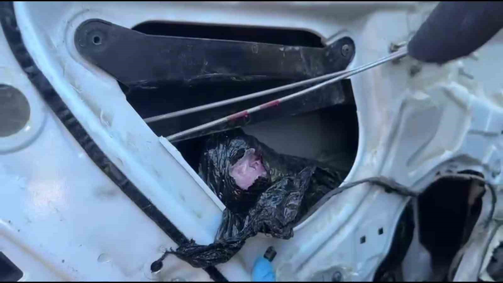 Binlerce uyuşturucu hapla yakalandı, "Babam hastaydı" savunması yaptı
