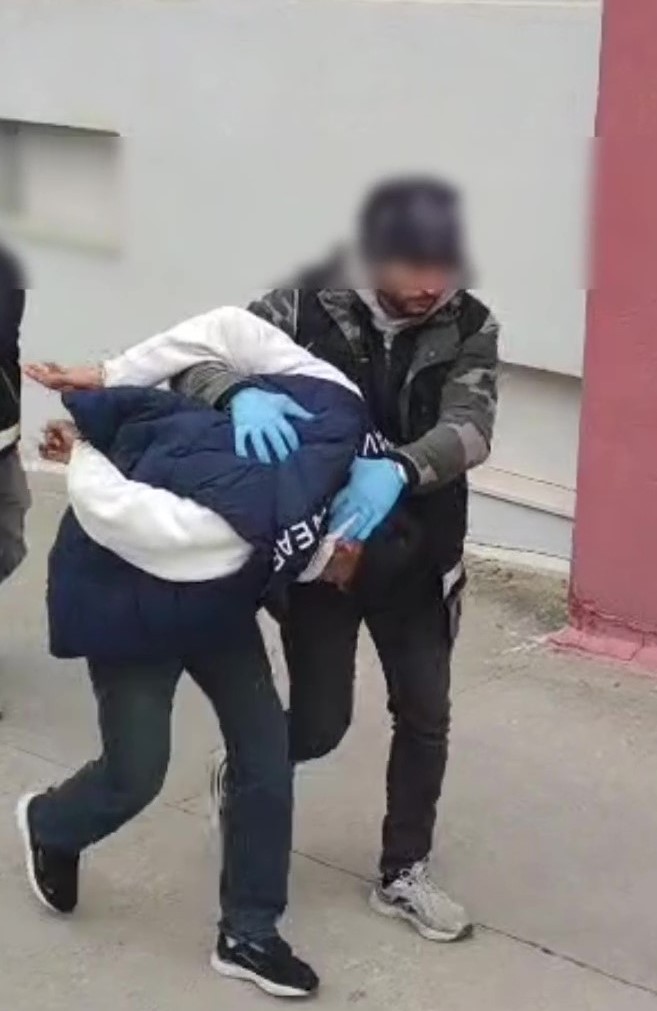 Binlerce uyuşturucu hapla yakalandı, "Babam hastaydı" savunması yaptı
