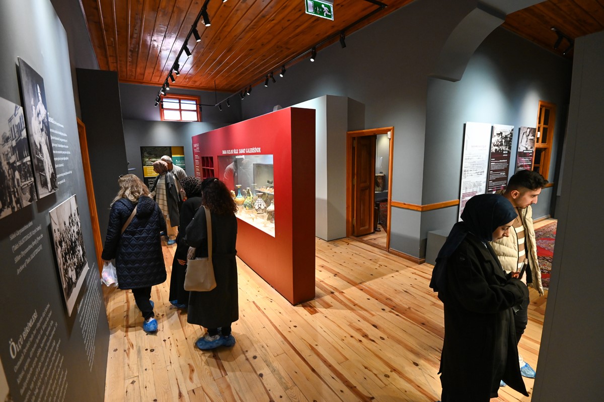 Binlerce yıllık mirasın izinde: Sille Müzeleri ziyaretçi akınına uğruyor
Binlerce yıllık mirasın izinde: Sille Müzeleri ziyaretçi akınına uğruyor