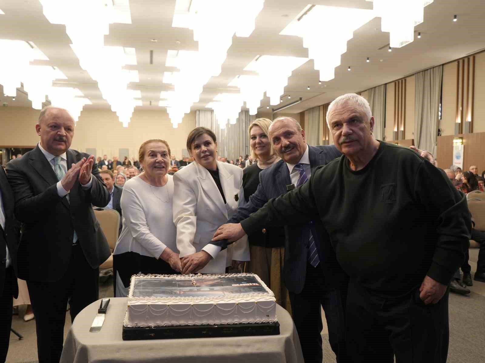 Binlerce yıllık tarihe yapay zekayla ışık tutulan filmin galasına yoğun ilgi
Binlerce yıllık tarihe yapay zekayla ışık tutulan filmin galasına yoğun ilgi