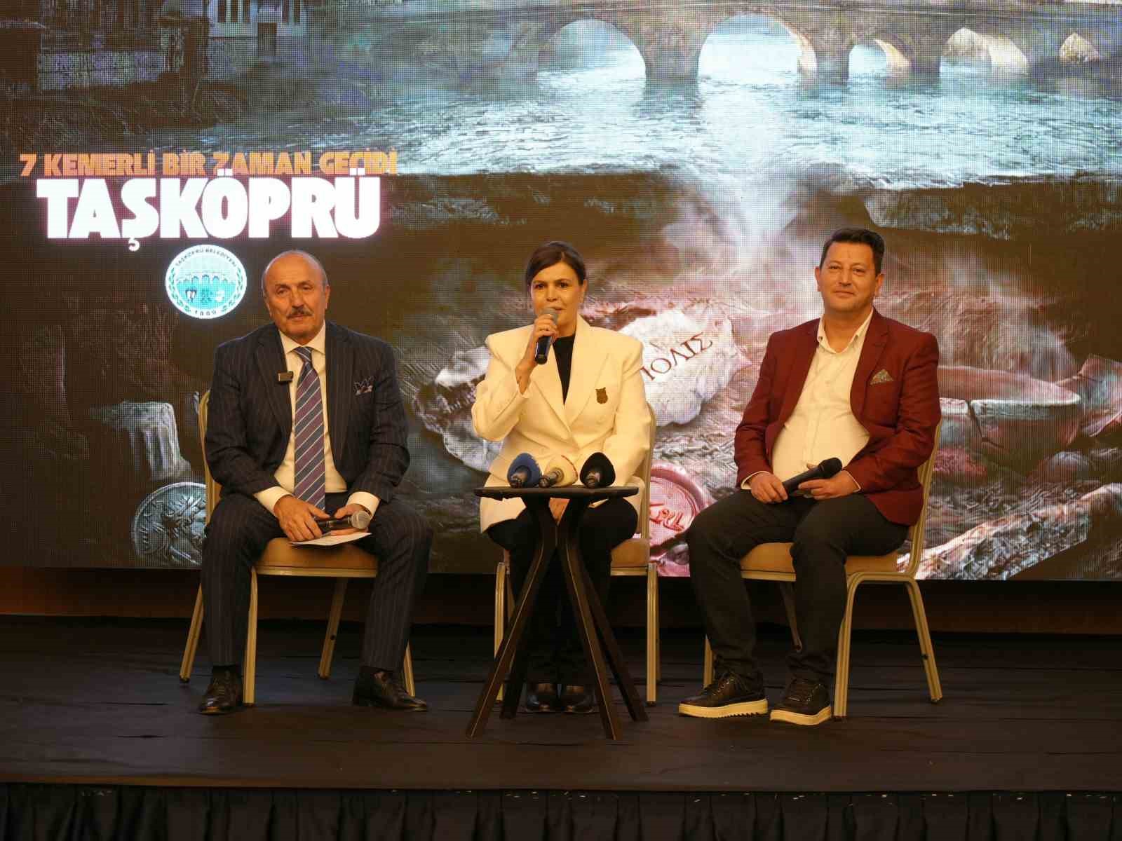 Binlerce yıllık tarihe yapay zekayla ışık tutulan filmin galasına yoğun ilgi
Binlerce yıllık tarihe yapay zekayla ışık tutulan filmin galasına yoğun ilgi