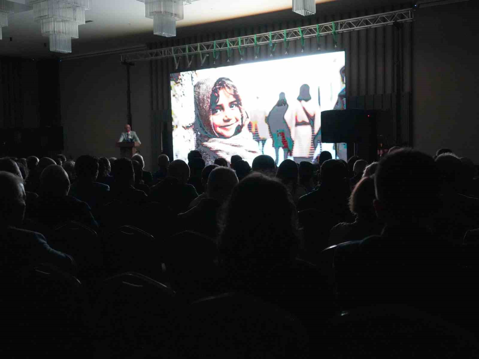 Binlerce yıllık tarihe yapay zekayla ışık tutulan filmin galasına yoğun ilgi
Binlerce yıllık tarihe yapay zekayla ışık tutulan filmin galasına yoğun ilgi