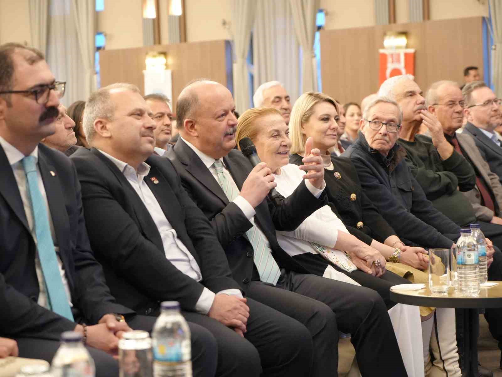 Binlerce yıllık tarihe yapay zekayla ışık tutulan filmin galasına yoğun ilgi
Binlerce yıllık tarihe yapay zekayla ışık tutulan filmin galasına yoğun ilgi