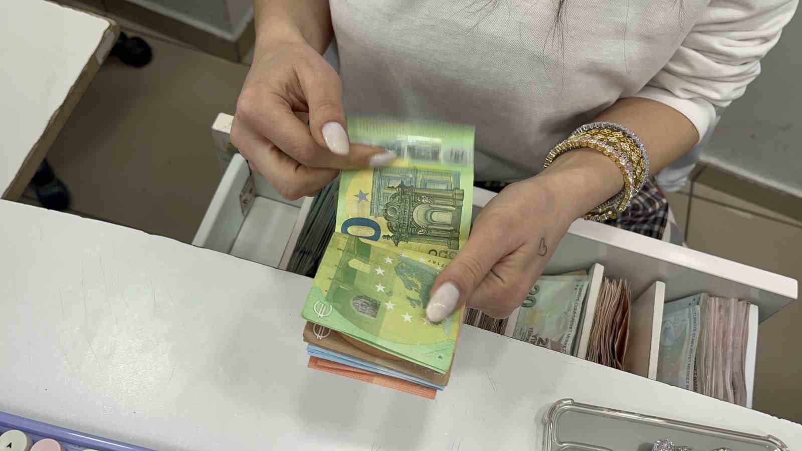 Bir anlık dalgınlık 100 Euro’ya böyle mal oldu
