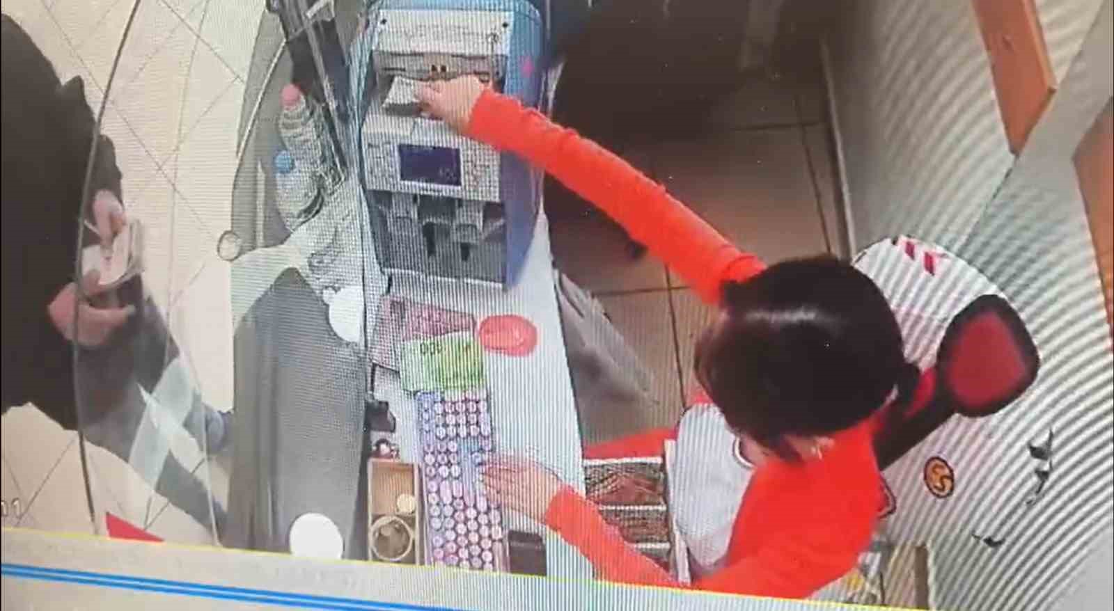 Bir anlık dalgınlık 100 Euro’ya böyle mal oldu
