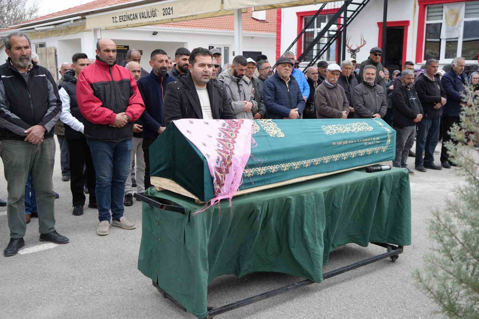 Bir anne daha hayattan koparıldı: Erzincan’da yürek yakan veda
