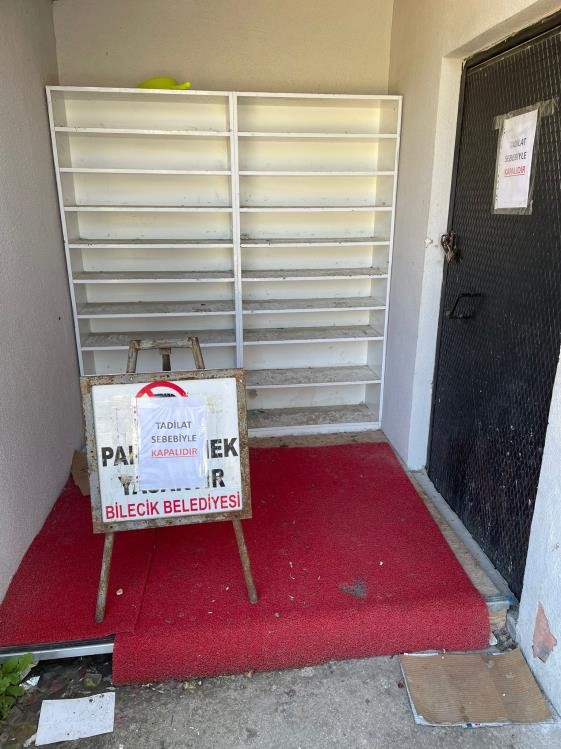 Bir aydır kapalı olan mescit tepkilere neden oldu
