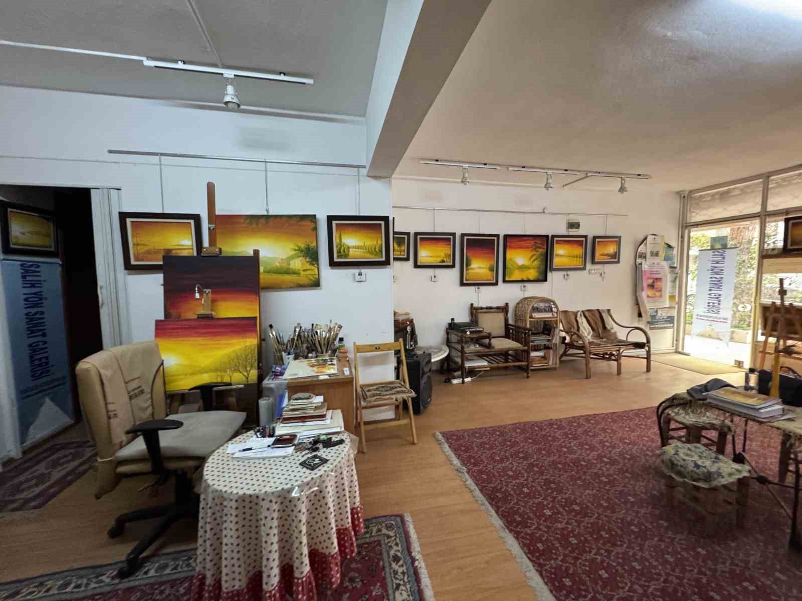 Bir bisküvi kutusuyla başladı, 15 bine yakın parçadan oluşan etnografya koleksiyonuna dönüştü
