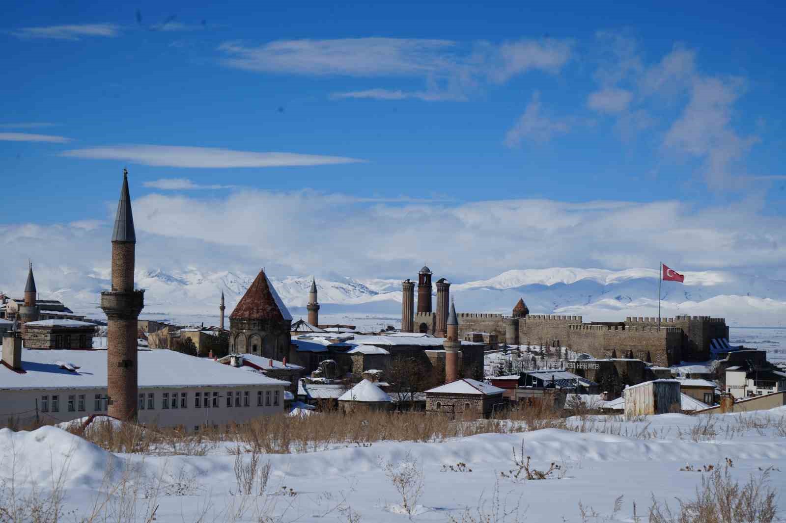 Bir diplomatik ricadan doğan teşebbüs: Erzurum’da İranlı çocuklar için mektep girişimi
Bir diplomatik ricadan doğan teşebbüs: Erzurum’da İranlı çocuklar için mektep girişimi