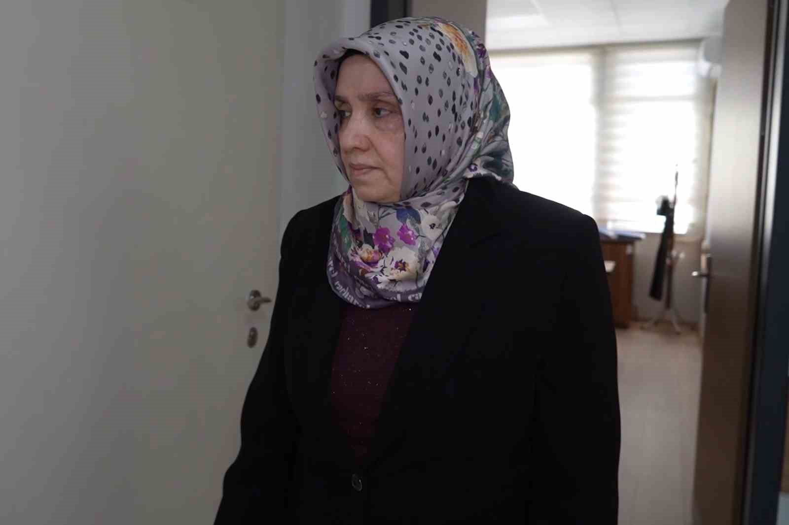 Bir eğitimcinin unutamadığı 28 Şubat gerçeği: "Kütüphanede ‘Allah’ yazan kitap bile yasaktı"
Bir eğitimcinin unutamadığı 28 Şubat gerçeği: "Kütüphanede ‘Allah’ yazan kitap bile yasaktı"