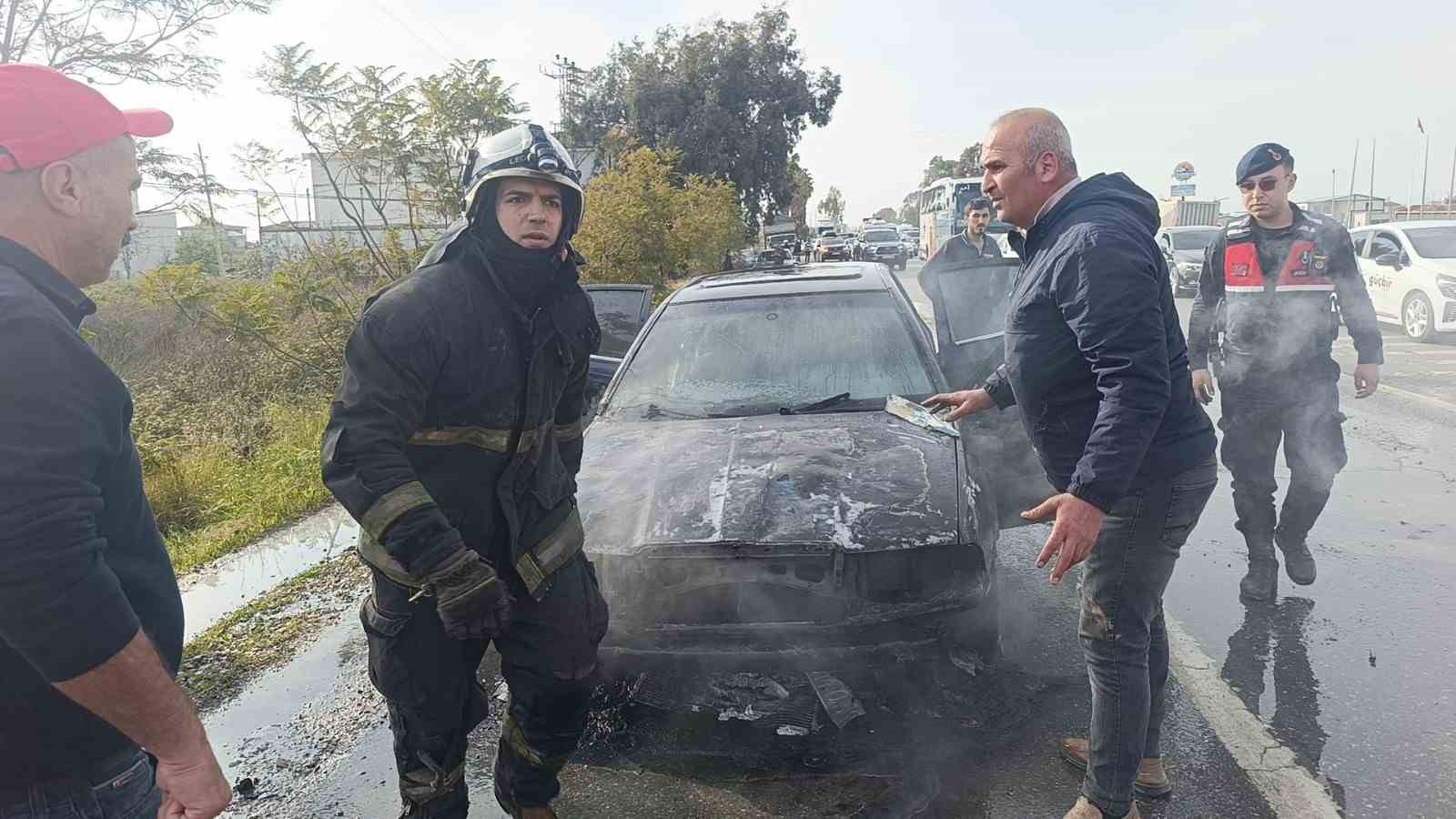 Bir hafta önce satın aldığı araç alev alev yandı
