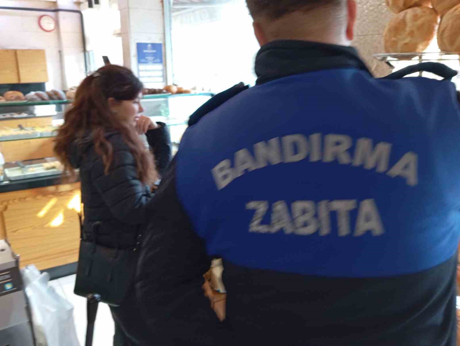 Bir ısırıkta şok: Kurabiyeden sigara izmariti çıktı
