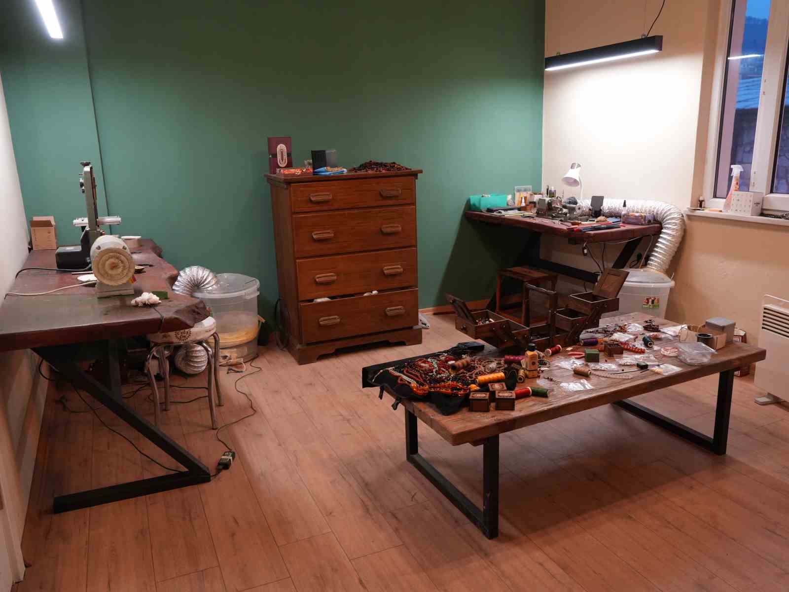 Bir merakla başladı, şimdi tespih yapabilmek için iki gününü harcıyor
