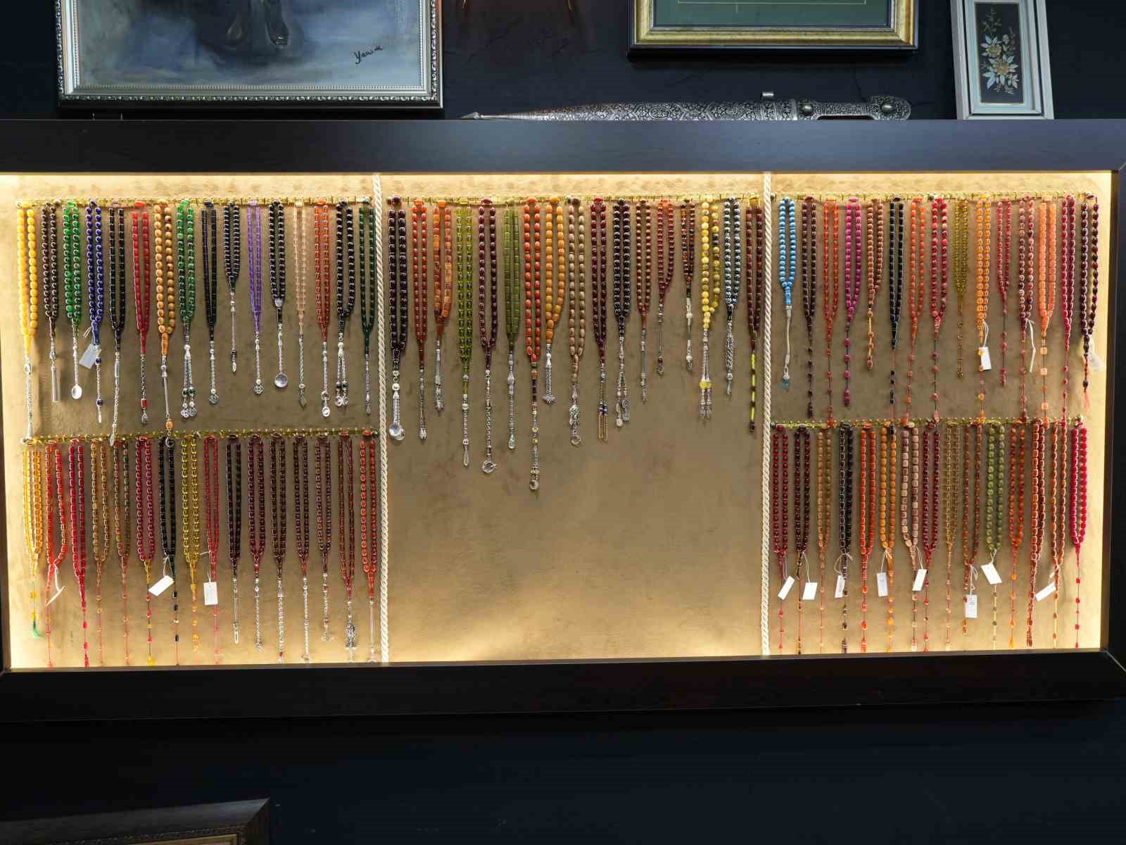 Bir merakla başladı, şimdi tespih yapabilmek için iki gününü harcıyor
