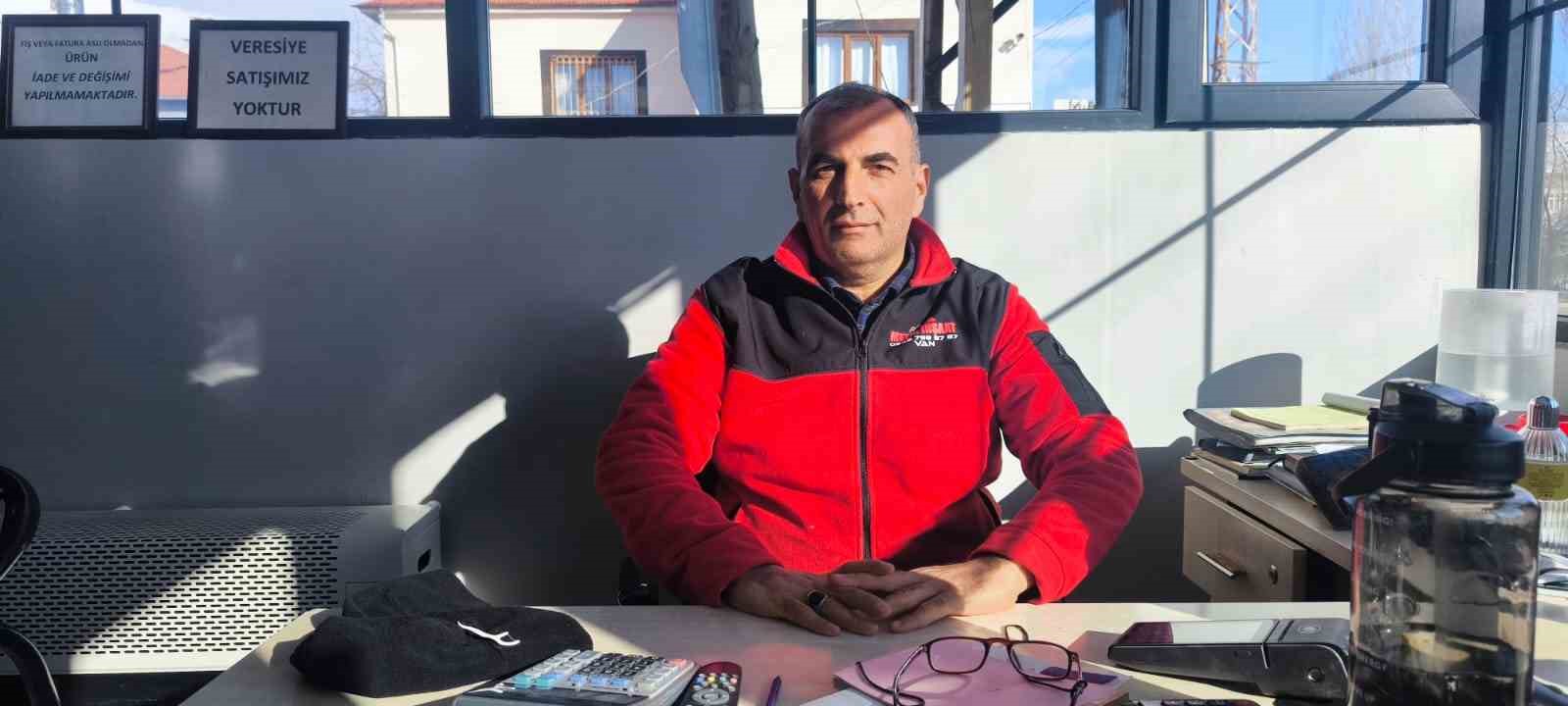 Bir rüzgâr yetti, Van dondu
