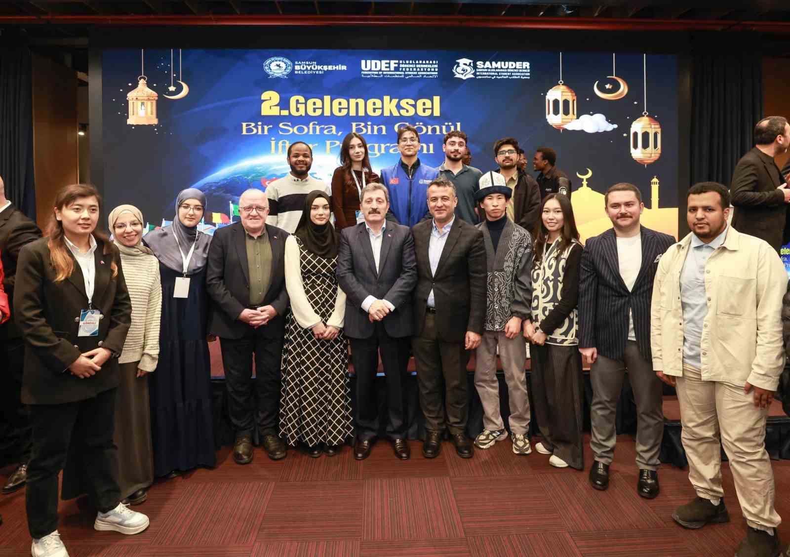 Bir sofra etrafında 100’den fazla ülke: Uluslararası öğrencilerle gönül köprüsü kuruldu
