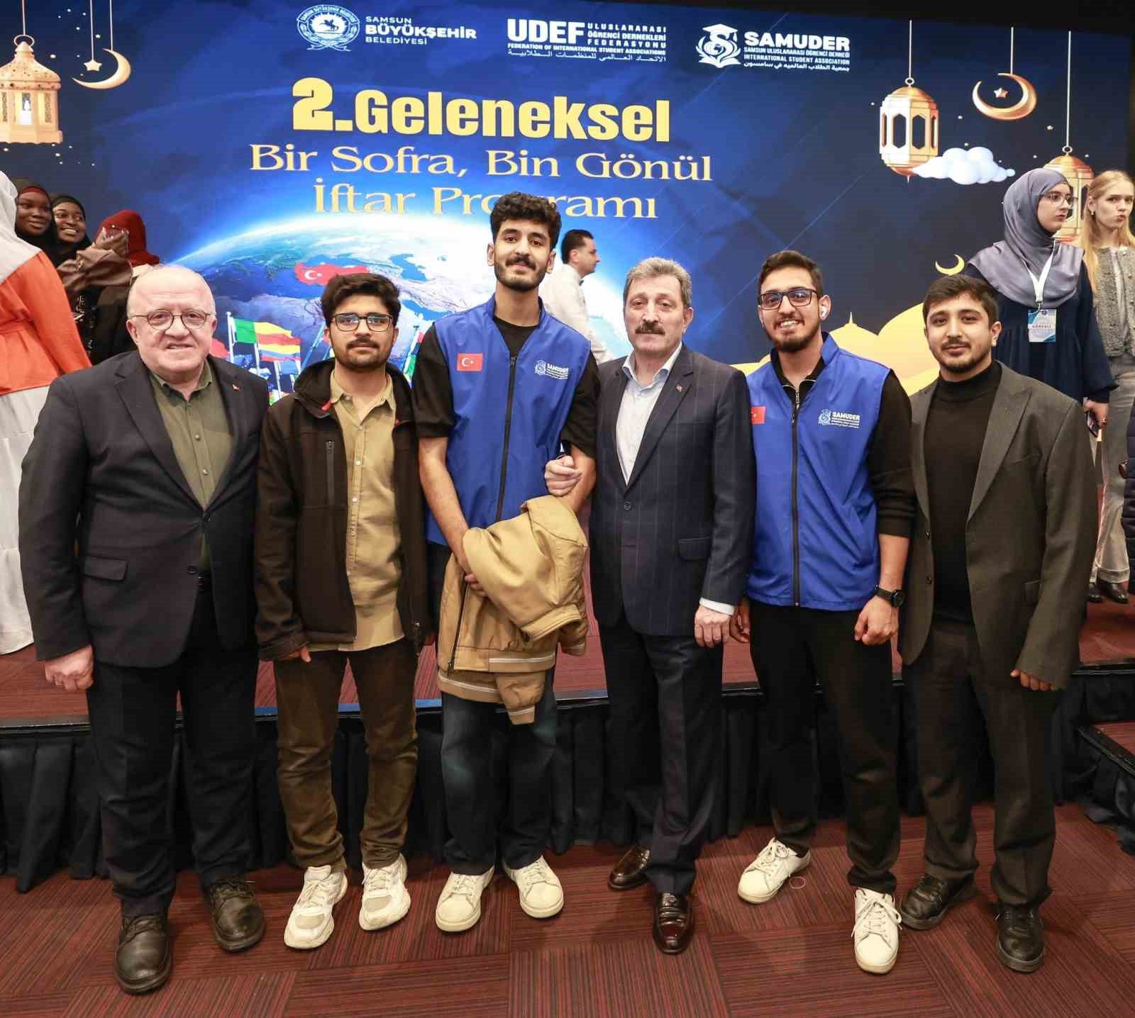 Bir sofra etrafında 100’den fazla ülke: Uluslararası öğrencilerle gönül köprüsü kuruldu
