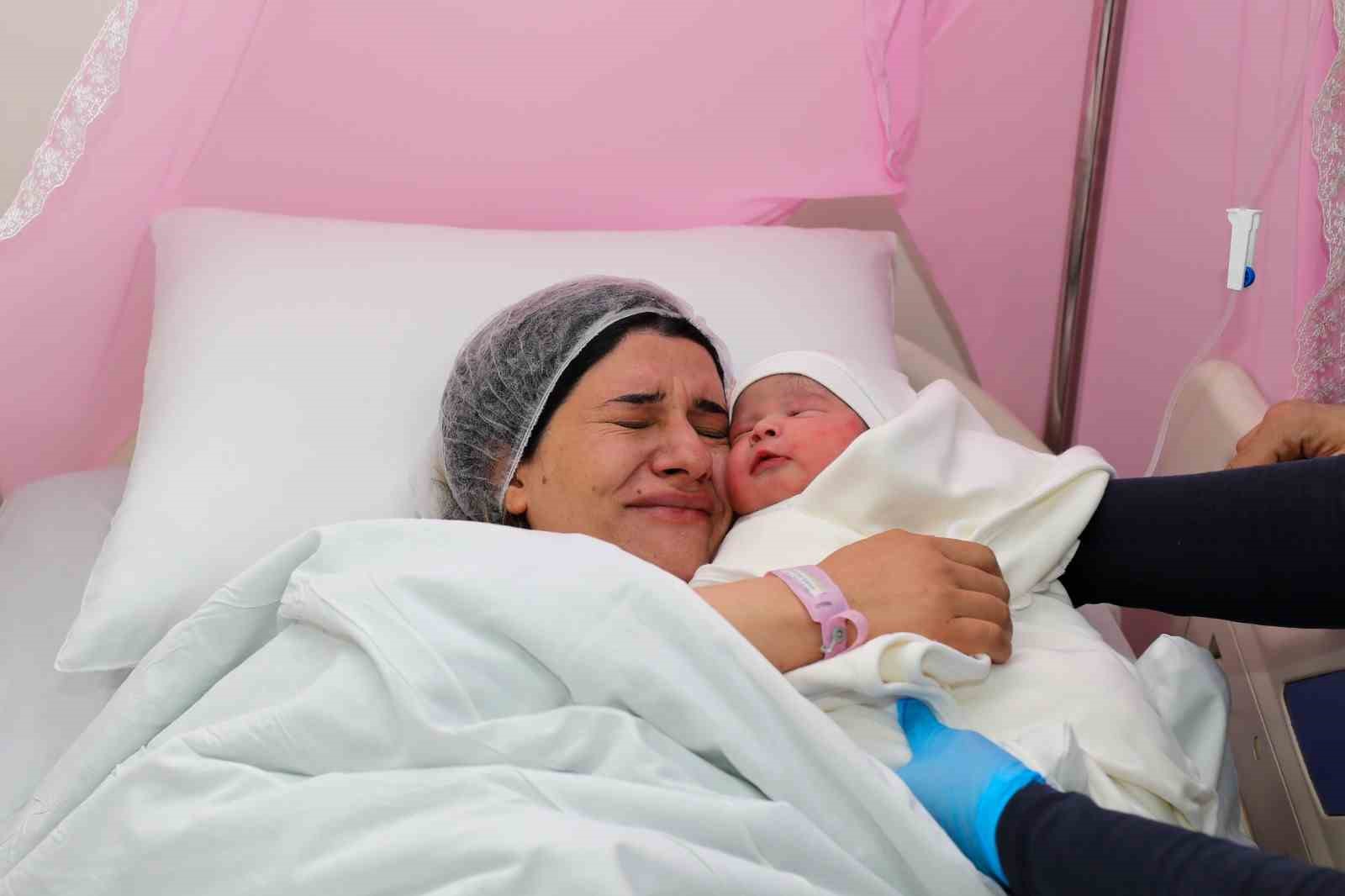 "Bir Umut Bir Can" tüp bebek desteği projesinin ilk bebeği dünyaya geldi
