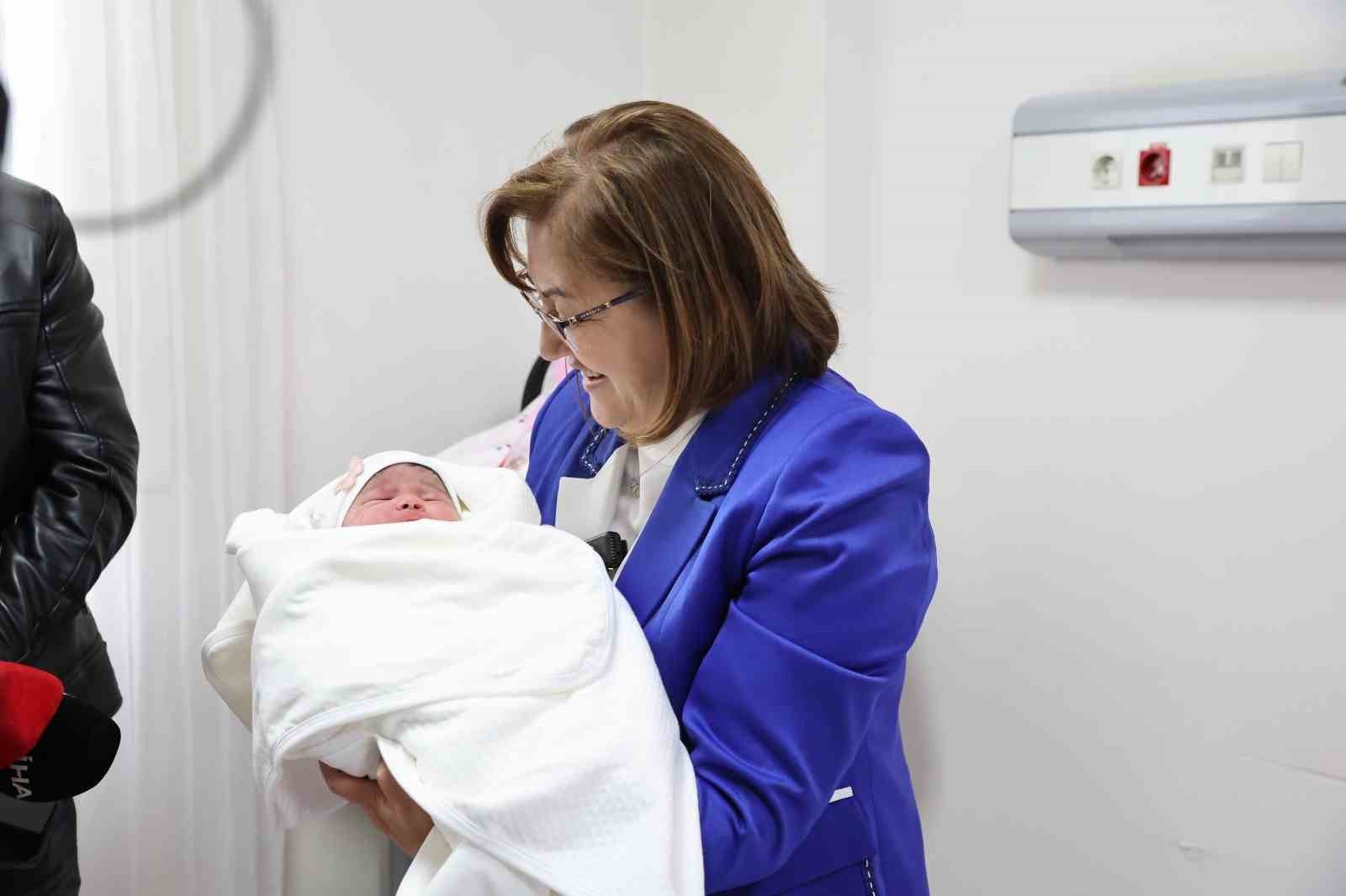 "Bir Umut Bir Can" tüp bebek desteği projesinin ilk bebeği dünyaya geldi
