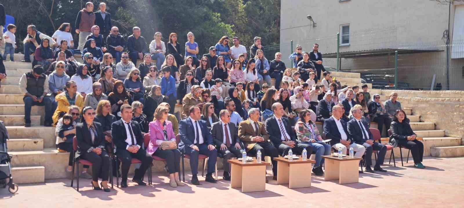 Bir Yumak Umut Çocuk projesiyle kansere karşı dayanışma büyüyor
Bir Yumak Umut Çocuk projesiyle kansere karşı dayanışma büyüyor