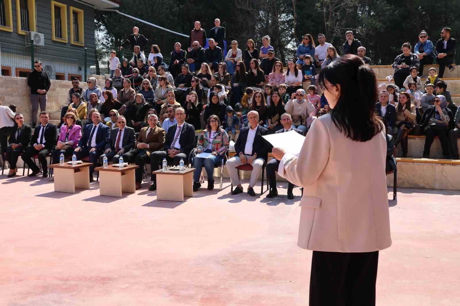 Bir Yumak Umut Çocuk projesiyle kansere karşı dayanışma büyüyor
Bir Yumak Umut Çocuk projesiyle kansere karşı dayanışma büyüyor