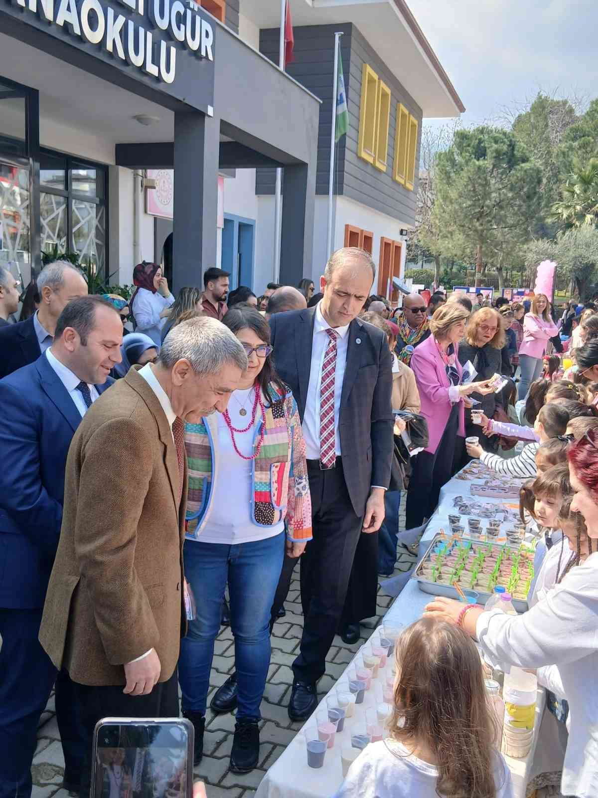 Bir Yumak Umut Çocuk projesiyle kansere karşı dayanışma büyüyor
Bir Yumak Umut Çocuk projesiyle kansere karşı dayanışma büyüyor