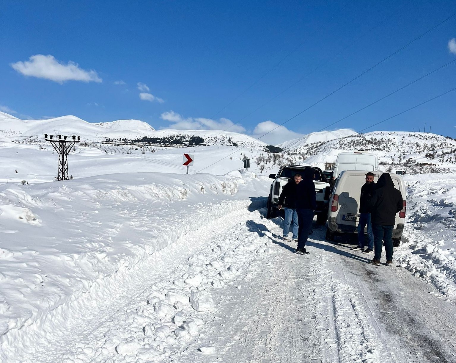 Birçok araç mahsur kaldı

