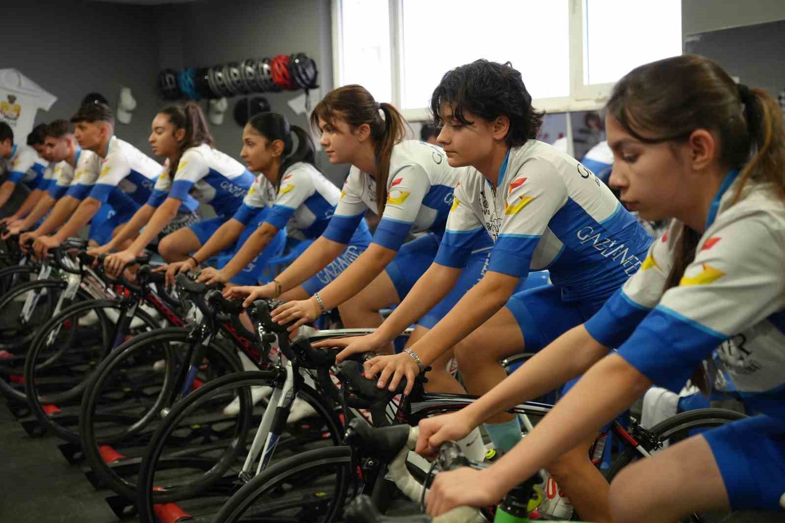 Bisiklet tamirciliğinden antrenörlüğe uzanan başarı hikayesi
