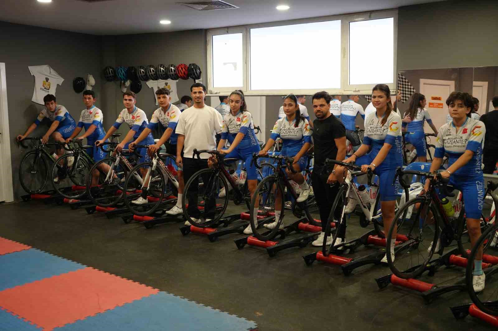 Bisiklet tamirciliğinden antrenörlüğe uzanan başarı hikayesi
